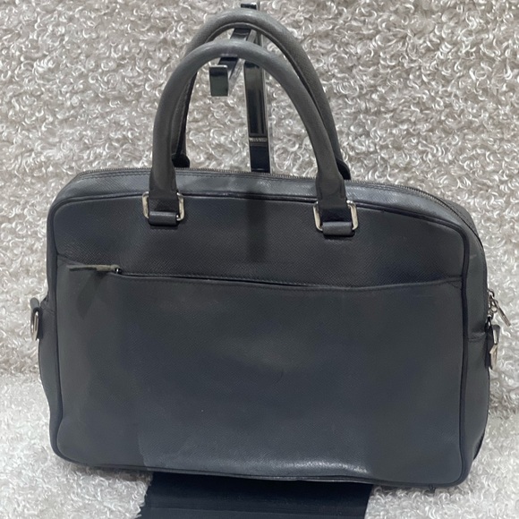 Louis Vuitton Taiga Porte-Documents Business MM - Picture 1 of 16